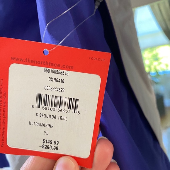 Northface Girls Rain Jacket - Picture 6 of 10